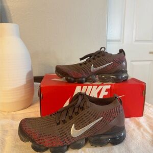 😍Nike Air VaporMax in Brown and Red with Silver Swoosh